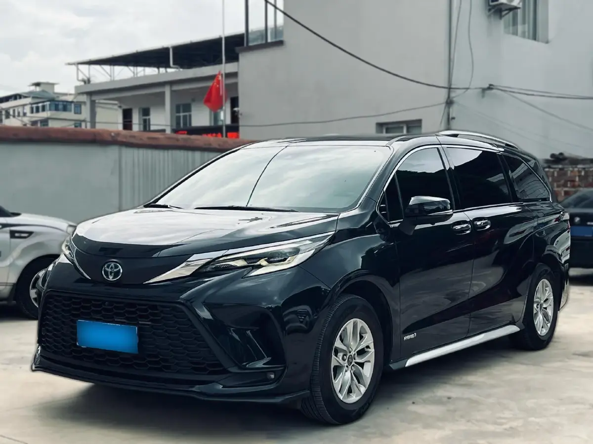 2023 Toyota Granvia 2.5L 189HP L4 E-CVT Hybrid