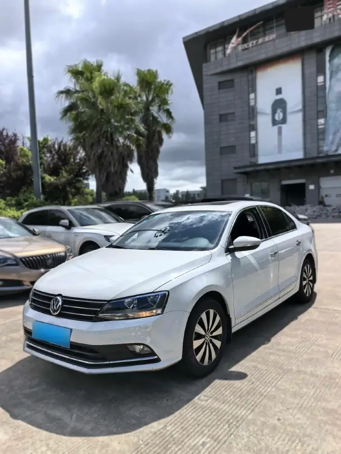 2018 Volkswagen Sagitar 1.6L 110HP L4 6AT