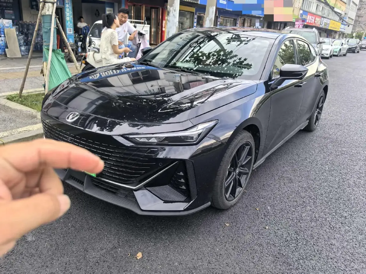 2023 ChangAn UNI-V iDD 1.5T 170HP L4 6TCT PHEV 18.4KWH