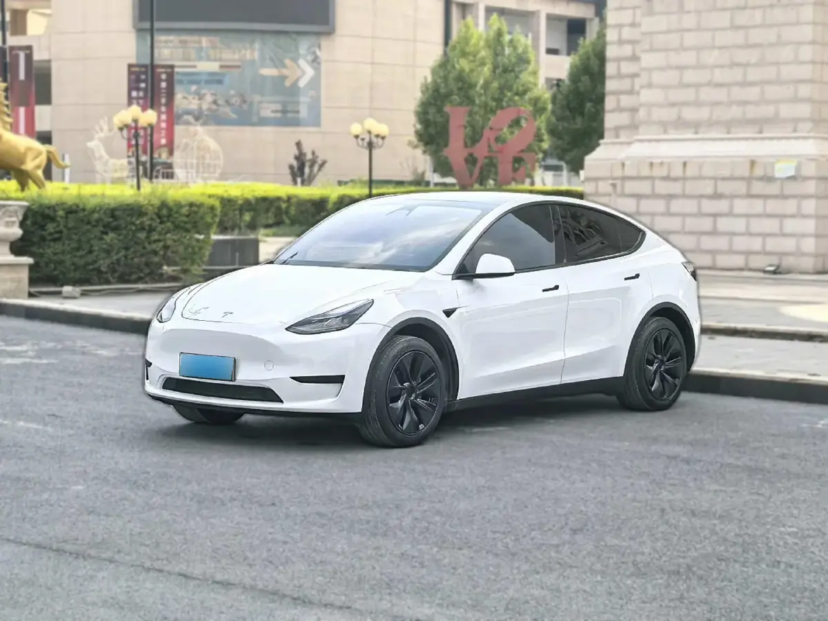 2023 Tesla Model Y BEV 60KWH