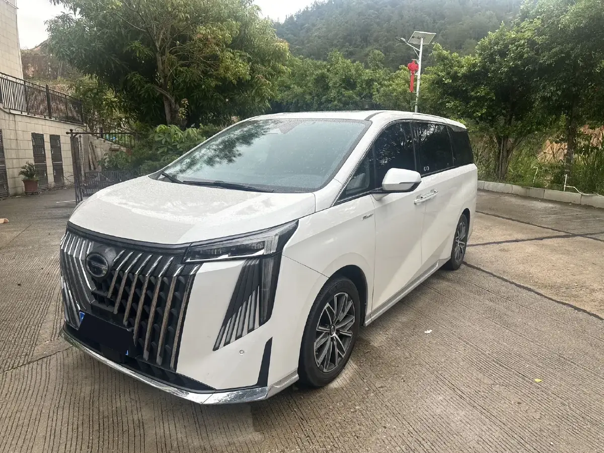 2024 GAC Trumpchi M8 2.0T 190HP L4 2DHT Hybrid