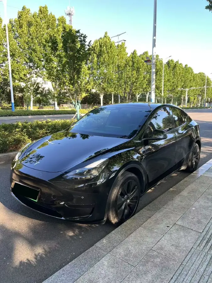 2023 Tesla Model Y BEV 60KWH