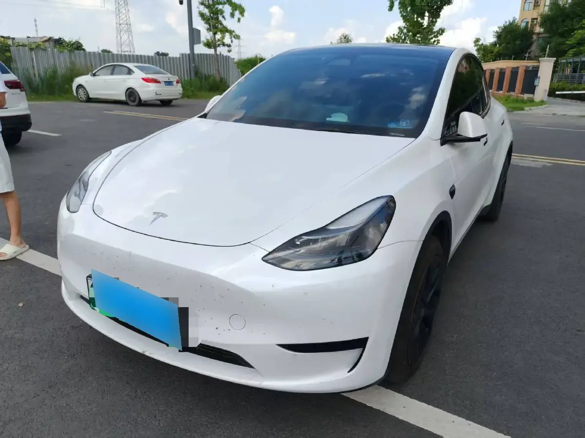 2023 Tesla Model Y BEV 60KWH