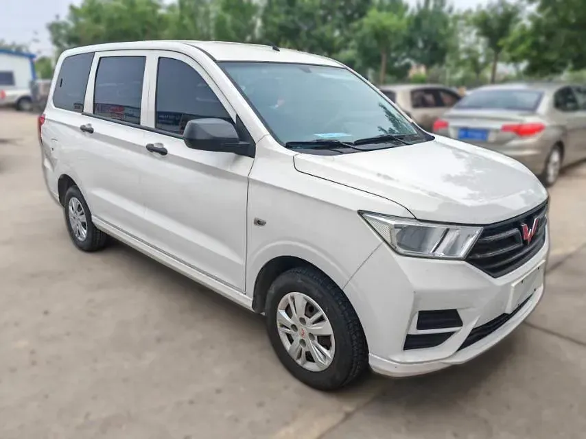 2019 WuLing HongGuang V 1.5L 105HP L4 5MT,autocango,china used car exporter,china ev exporter,chinese used car exporter,chinese used ev exporter