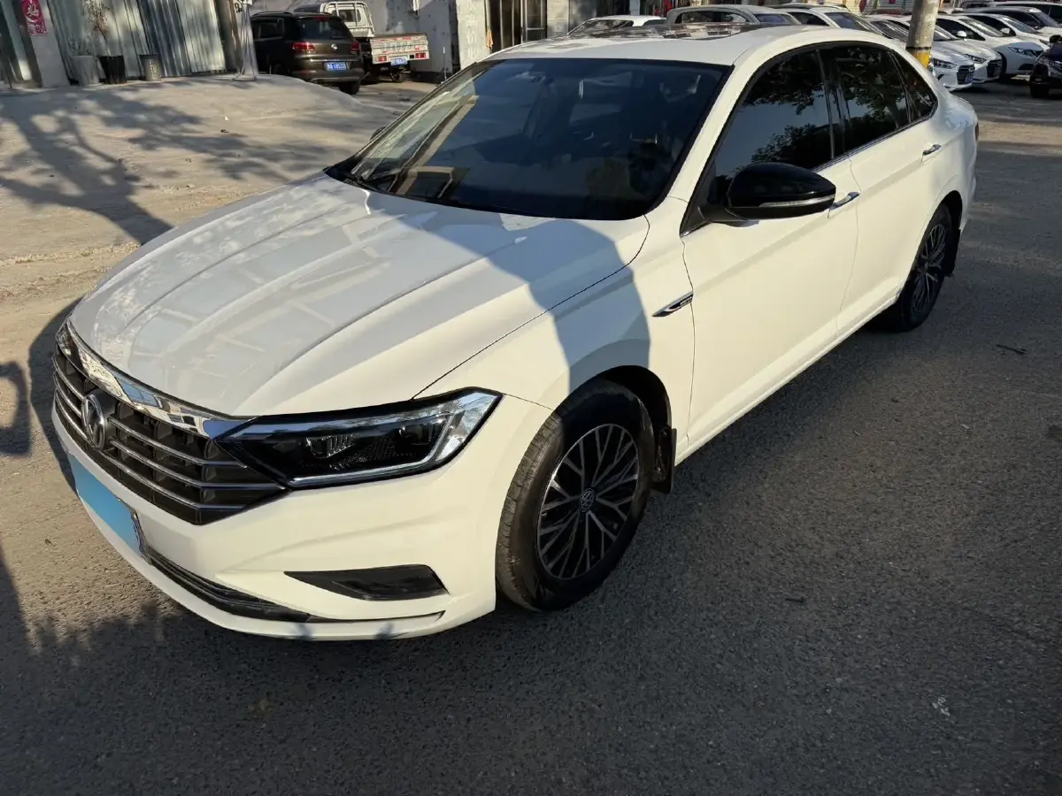 2020 Volkswagen Sagitar 1.2T 116HP L4 5MT