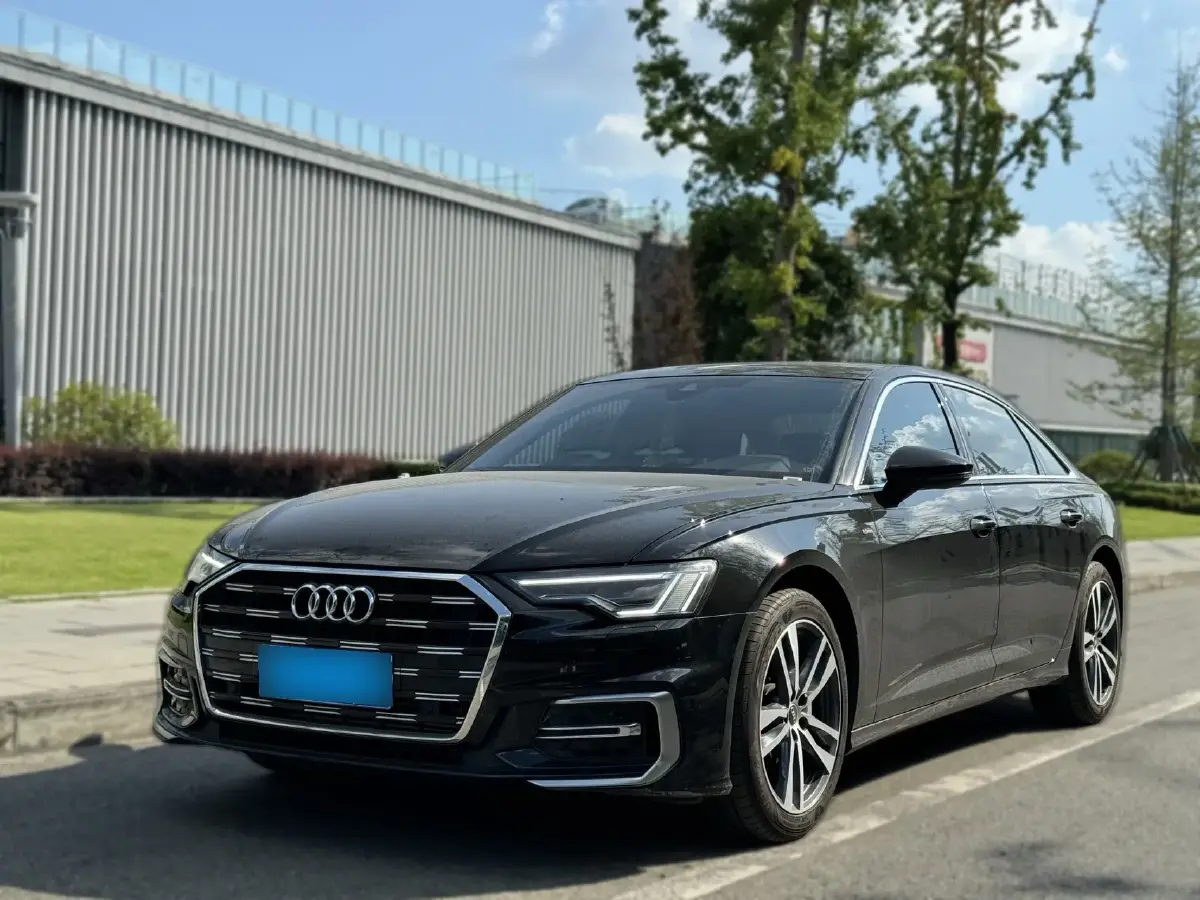 2024 Audi A6L 2.0T 190HP L4 7DCT
