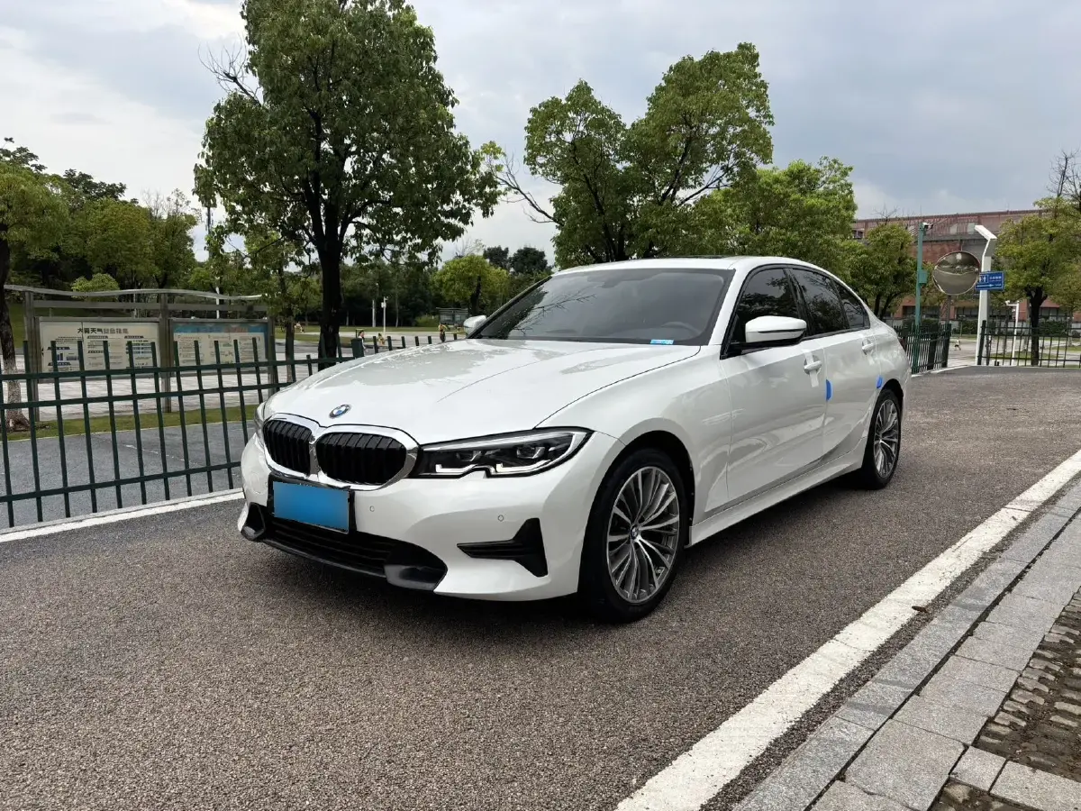 2021 BMW 3 Series 2.0T 156HP L4 8AT