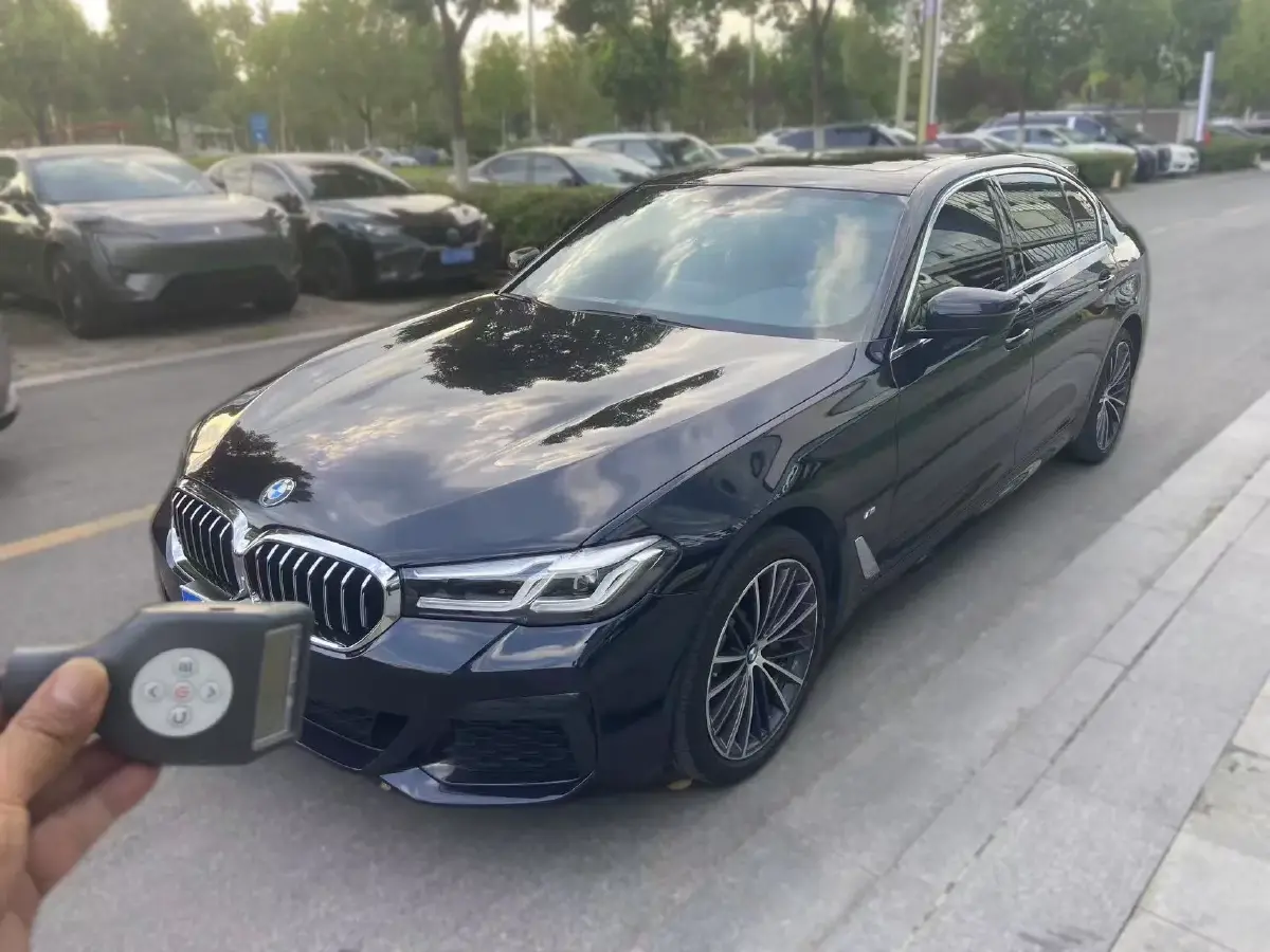 2022 BMW 5 Series 2.0T 252HP L4 8AT
