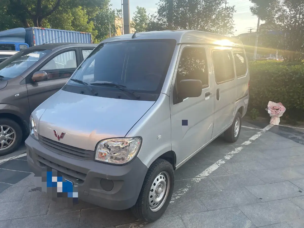 2023 WuLing ZhiGuang 1.5L 102HP L4 5MT