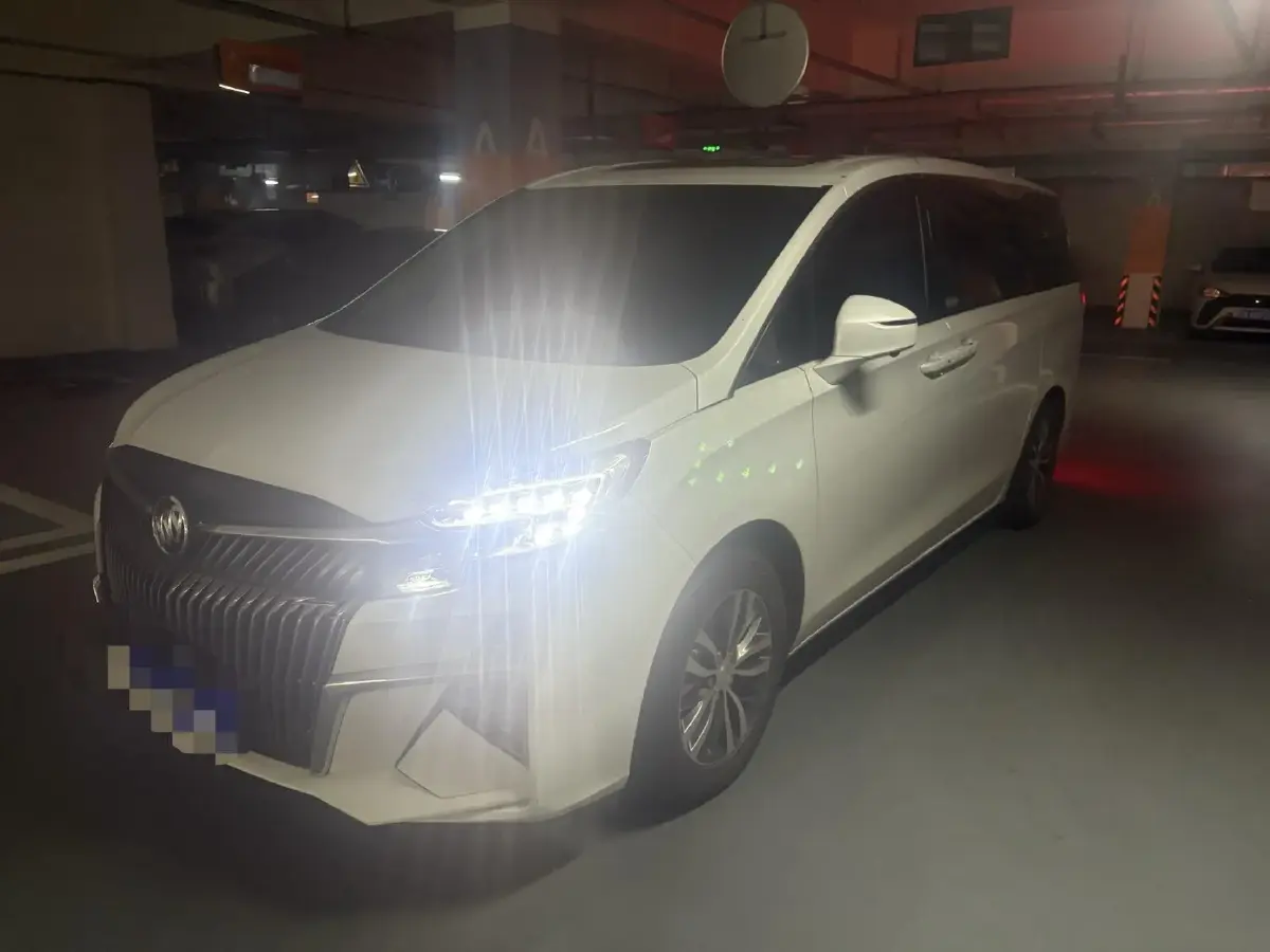 2022 Buick GL8 2.0T 237HP L4 9AT 2022 Buick GL8 2.0T 237HP L4 9AT