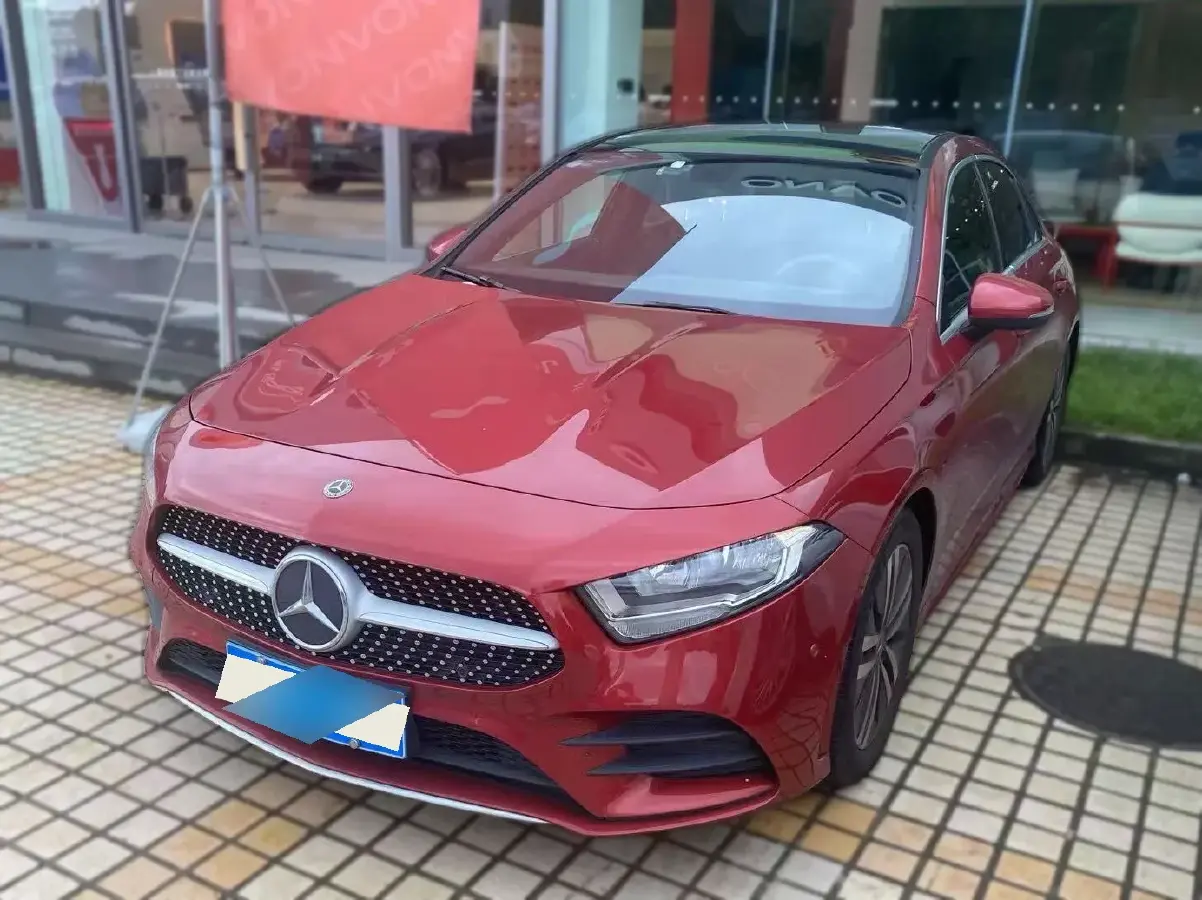 2019 Mercedes-Benz A Class 1.3T 136HP L4 7DCT 2019 Mercedes-Benz A Class 1.3T 136HP L4 7DCT
