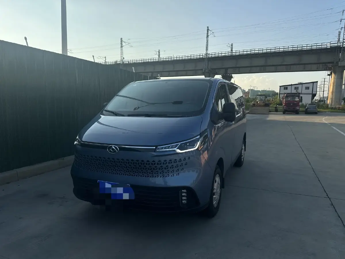 2023 MAXUS XinTu V70 2.0T 150HP L4 9AT