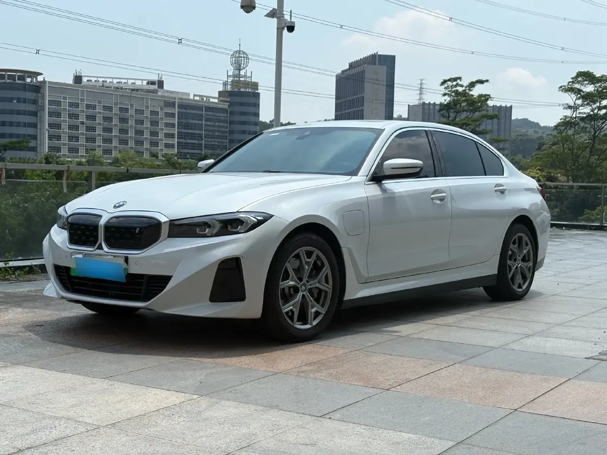 2024 BMW i3 BEV 70KWH