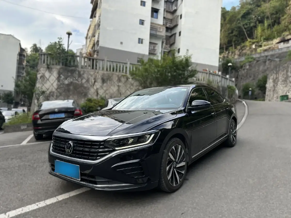 2022 Volkswagen Passat 2.0T 186HP L4 7DCT