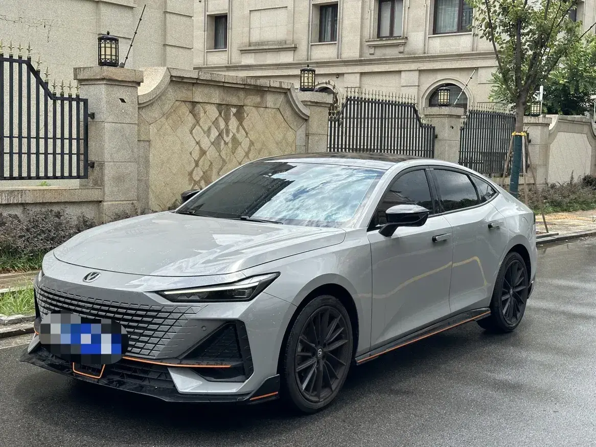 2023 ChangAn UNI-V 1.5T 188HP L4 7DCT