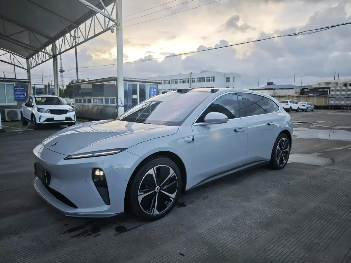 2024 NIO ET5T BEV 75KWH