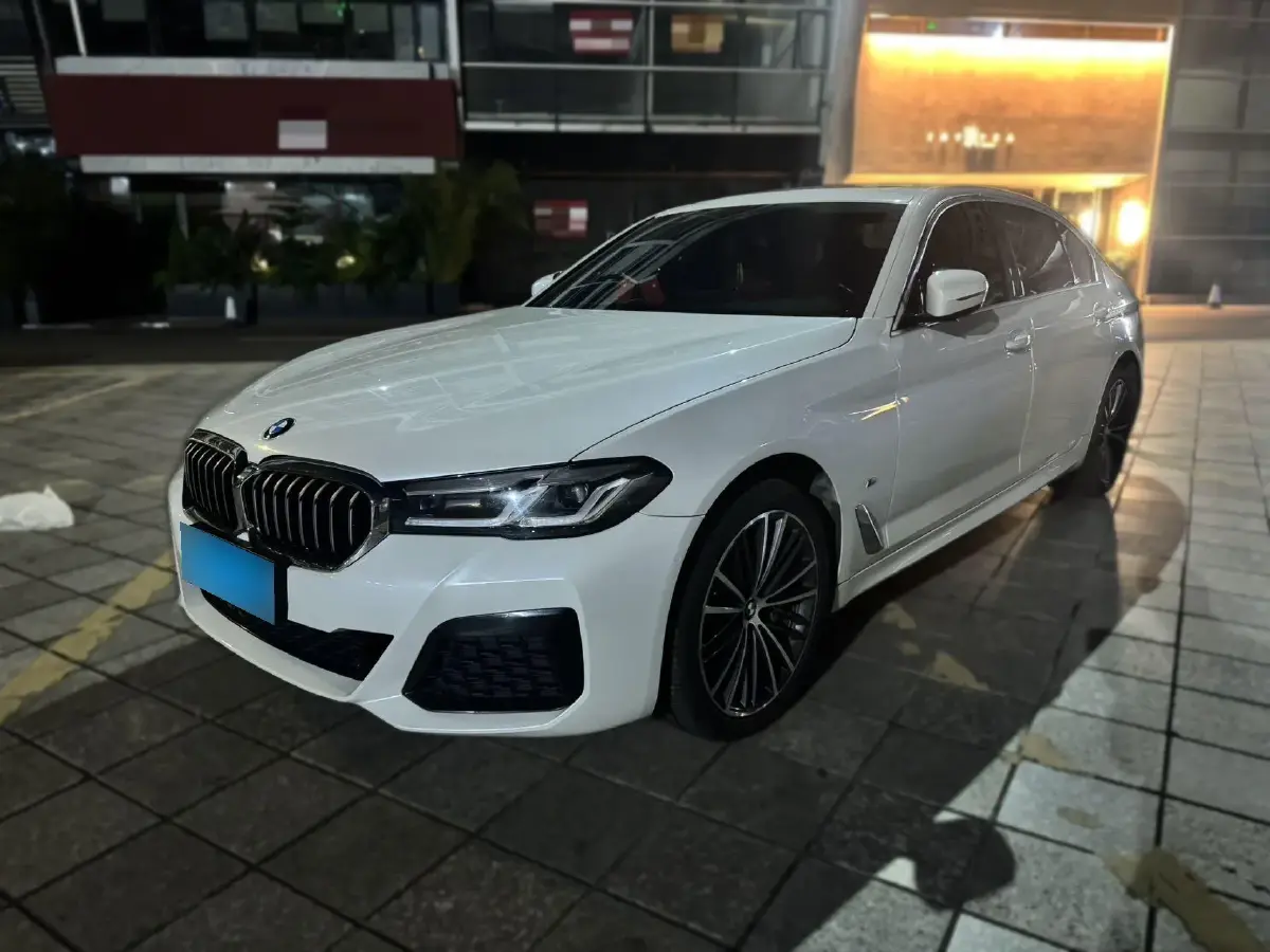 2023 BMW 5 Series 2.0T 245HP L4 8AT