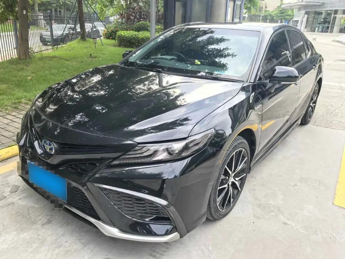 2023 Toyota Camry 2.5L 178HP L4 E-CVT Hybrid