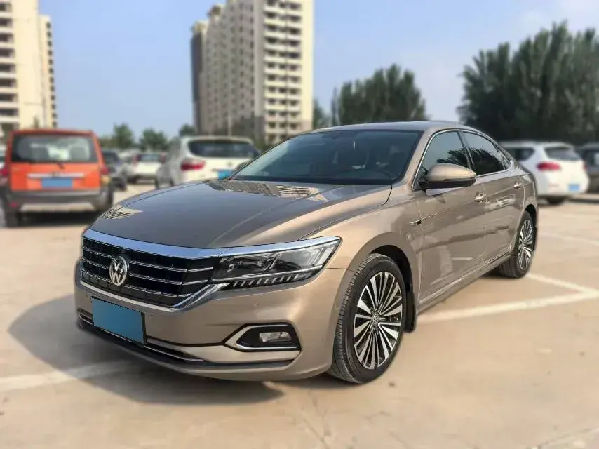 2019 Volkswagen Passat 2.0T 186HP L4 7DCT