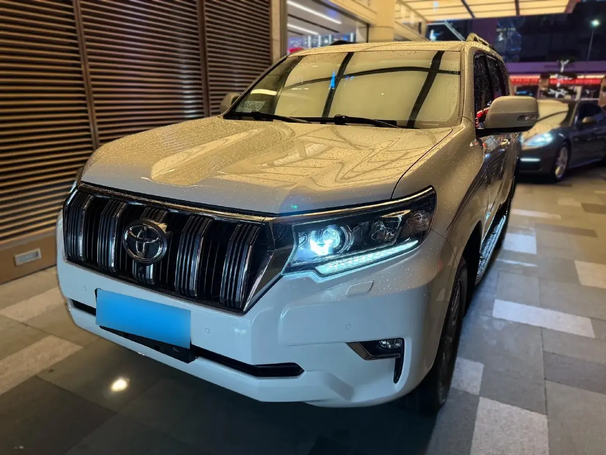 2018 Toyota Land Cruiser Prado 3.5L 280HP V6 6AT 2018 Toyota Land Cruiser Prado 3.5L 280HP V6 6AT