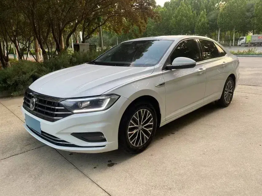 2021 Volkswagen Sagitar 1.2T 116HP L4 7DCT