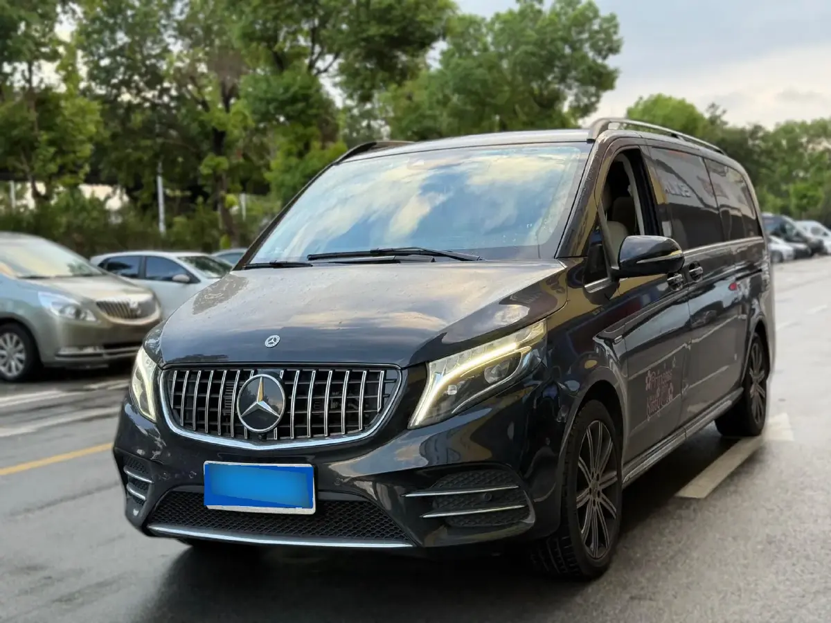 2021 Mercedes-Benz V Class 2.0T 211HP L4 9AT