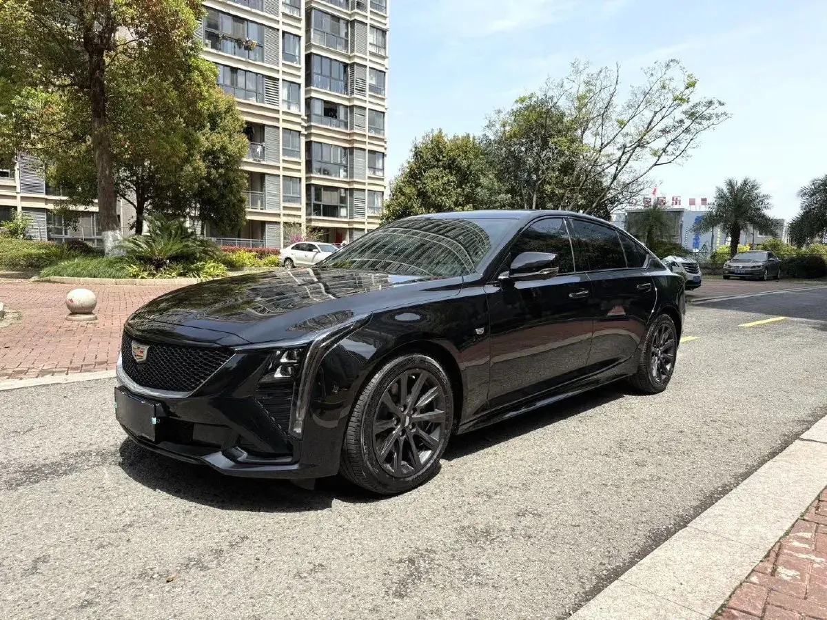 2024 Cadillac CT5 2.0T 237HP L4 10AT
