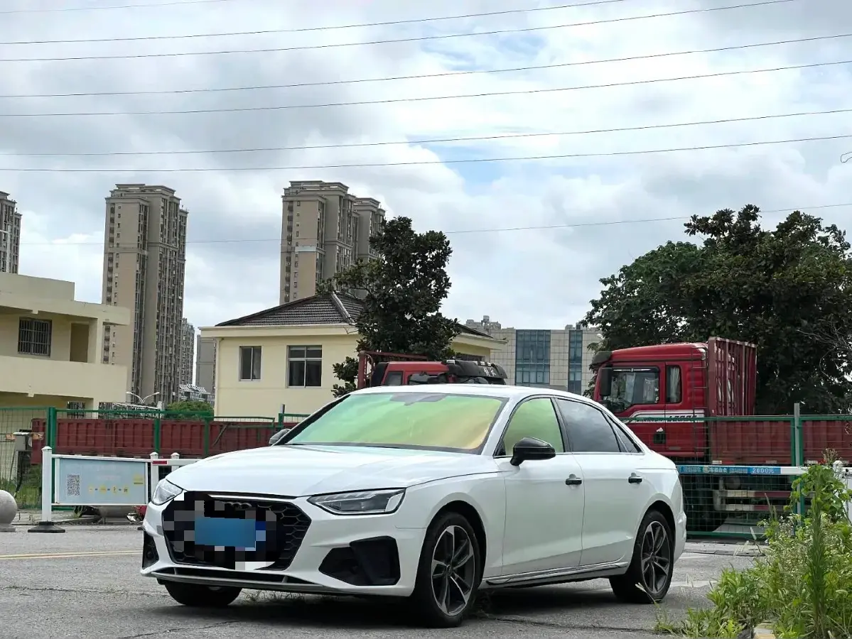 2023 Audi A4L 2.0T 190HP L4 7DCT