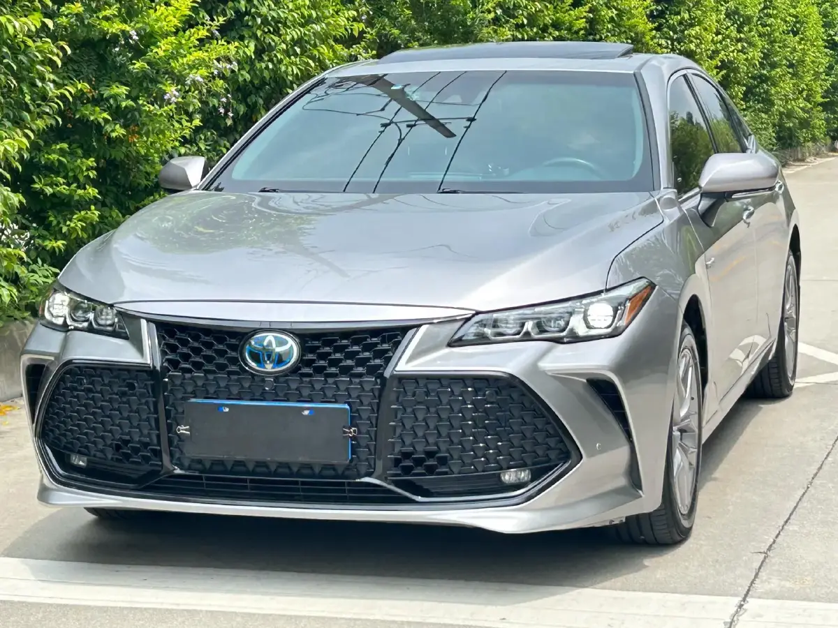 2019 Toyota Avalon 2.5L 178HP L4 E-CVT Hybrid