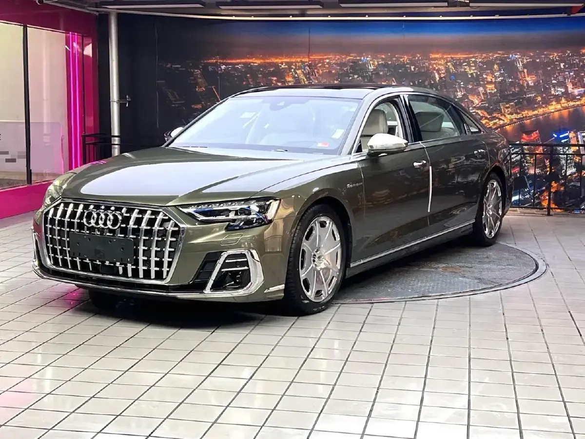 2024 Audi A8 3.0T 340HP V6 8AT