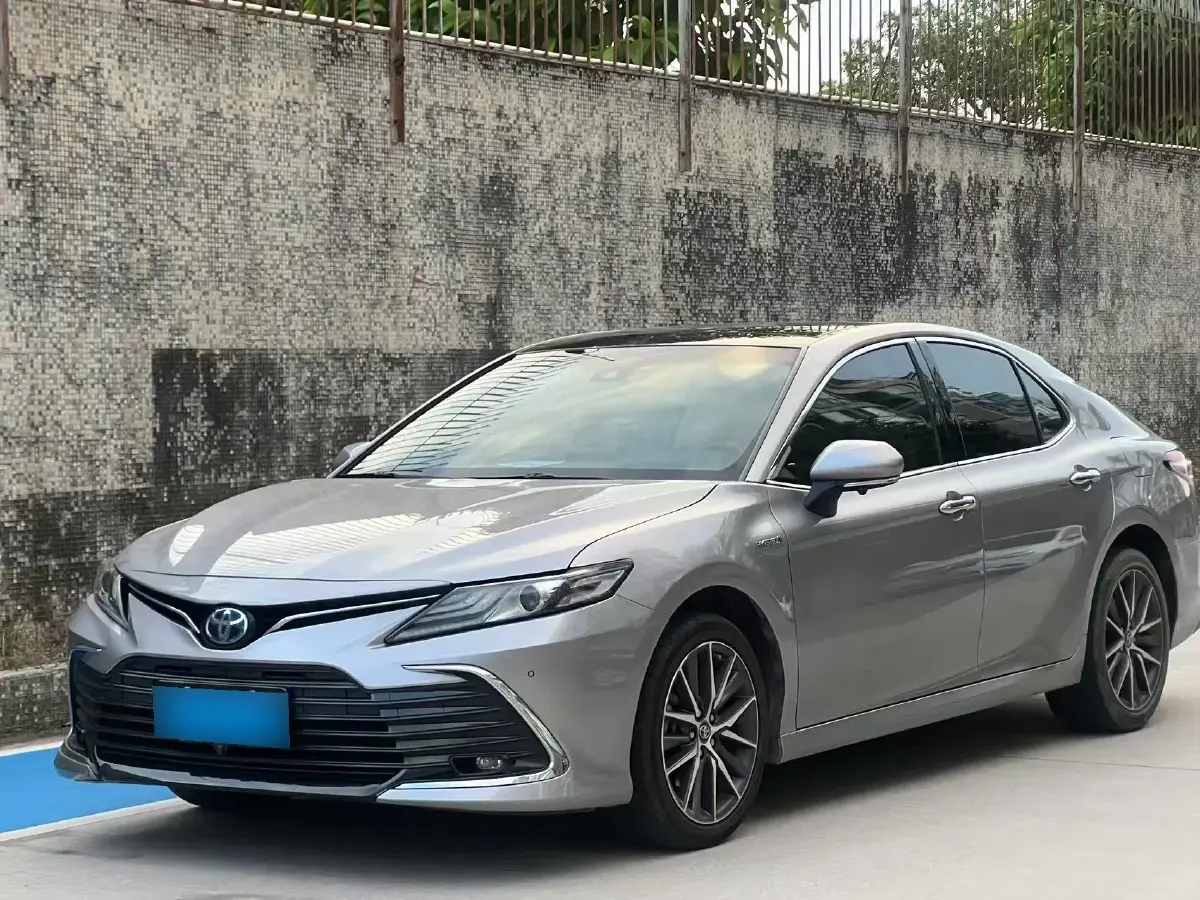 2023 Toyota Camry 2.5L 178HP L4 E-CVT Hybrid