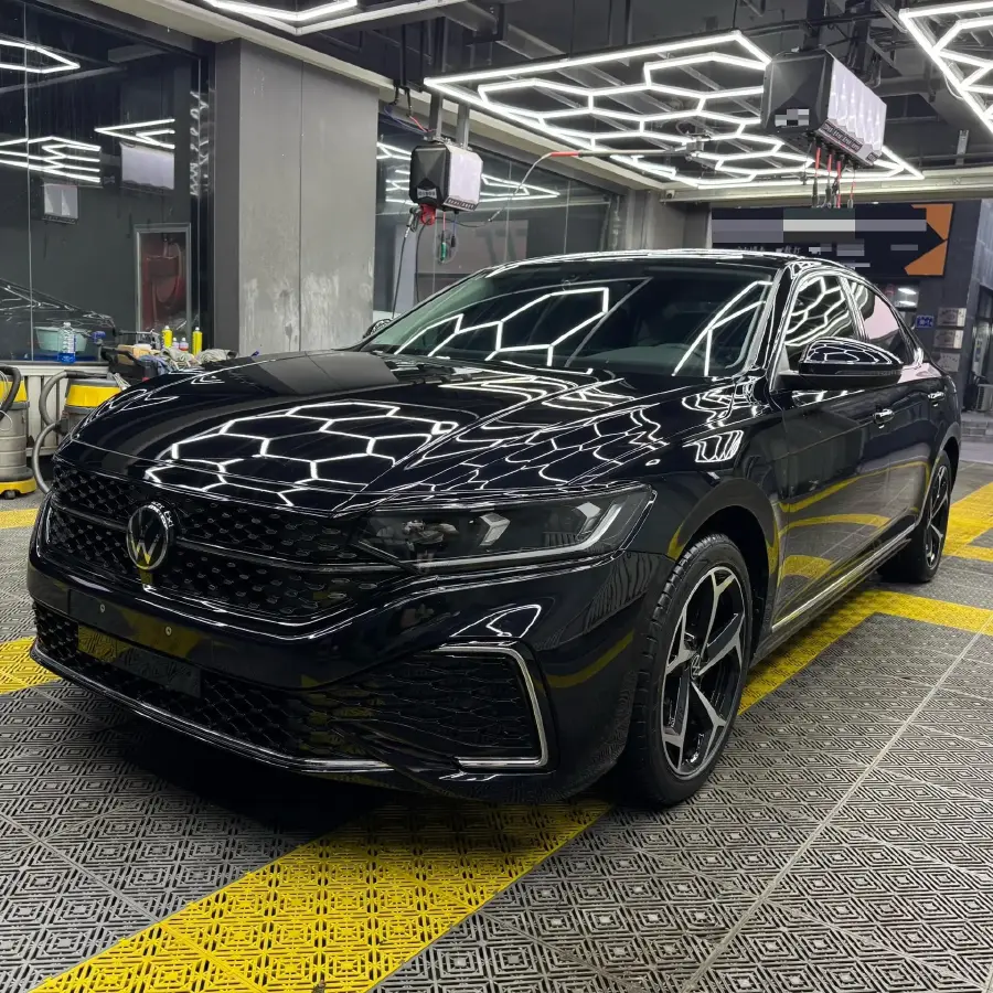 2024 Volkswagen Passat 2.0T 186HP L4 7DCT