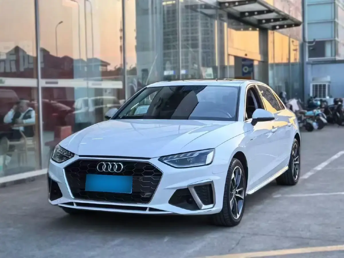 2020 Audi A4L 2.0T 150HP L4 7DCT