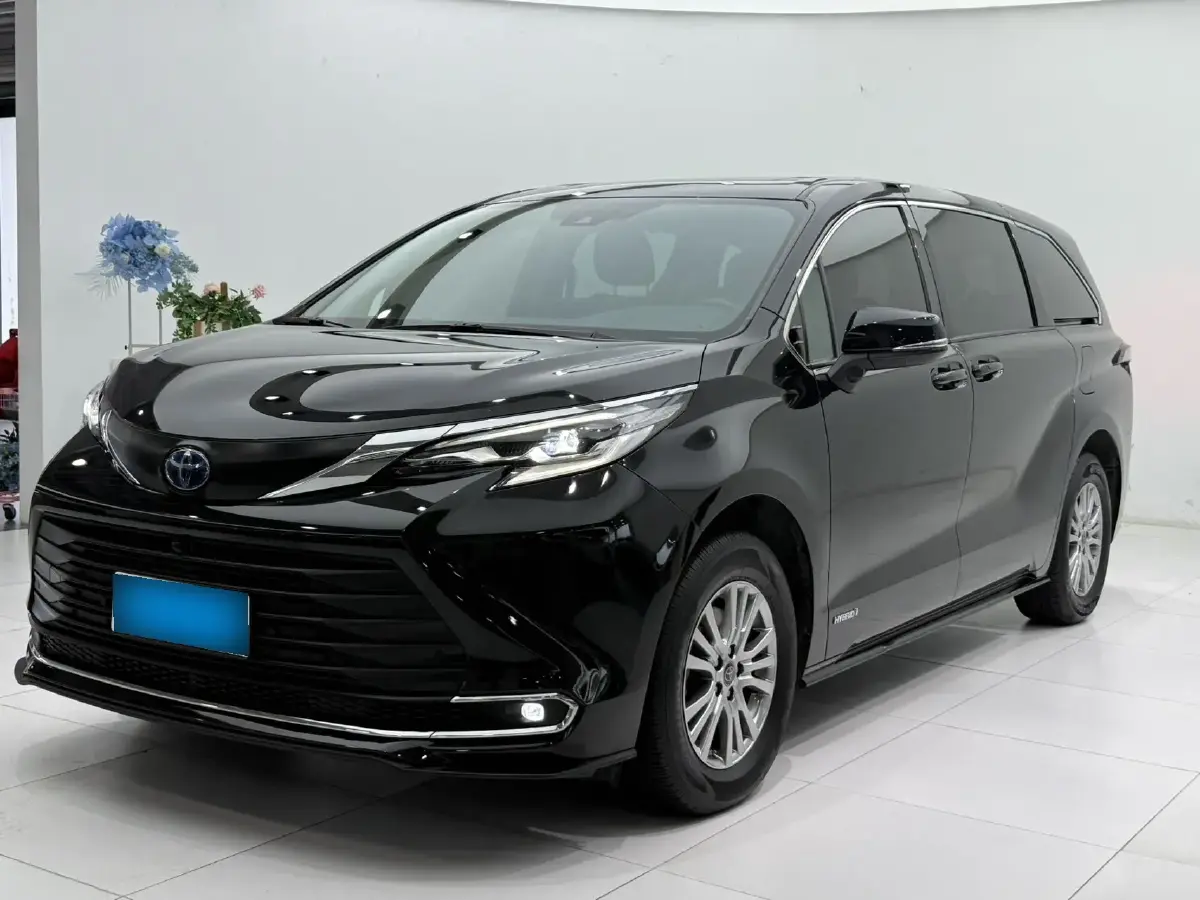 2021 Toyota Sienna 2.5L 192HP L4 E-CVT Hybrid