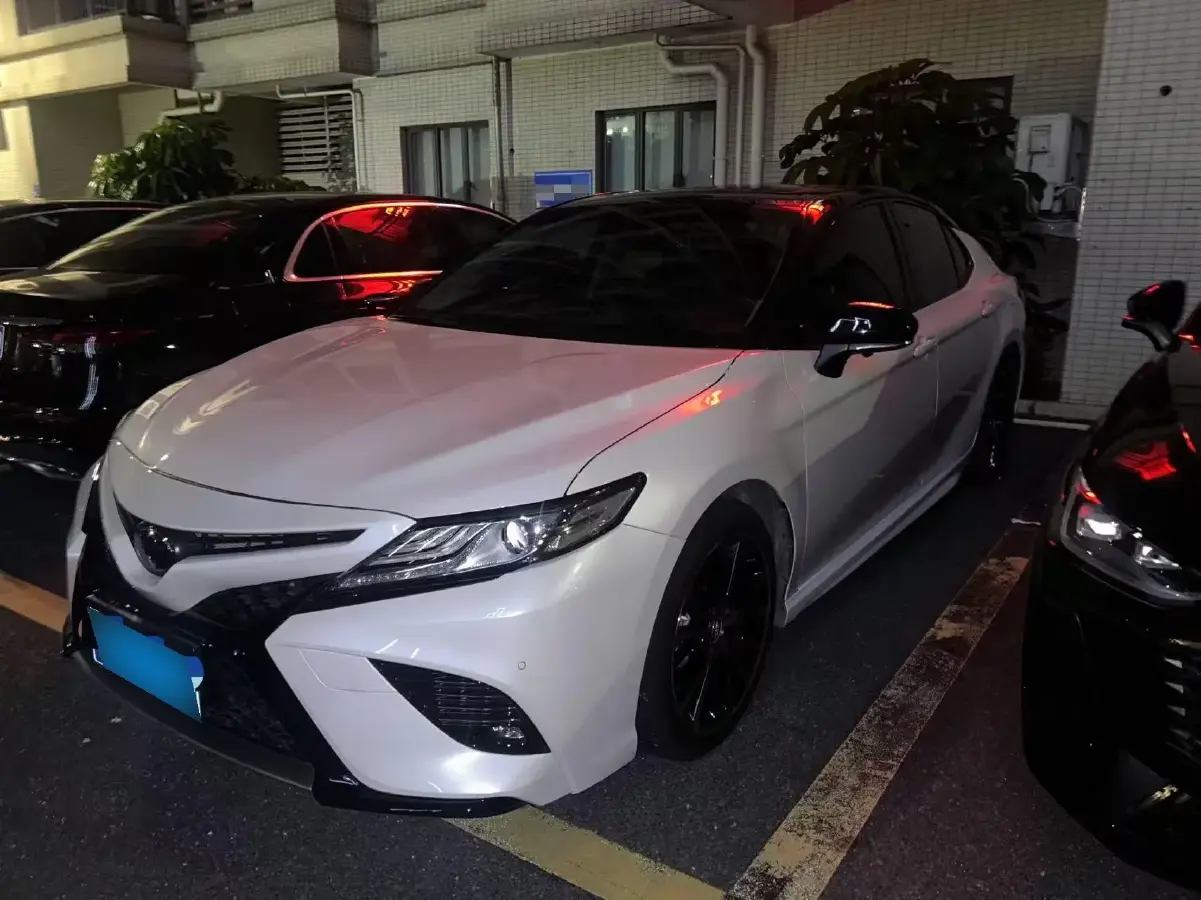 2018 Toyota Camry 2.5L 209HP L4 8AT