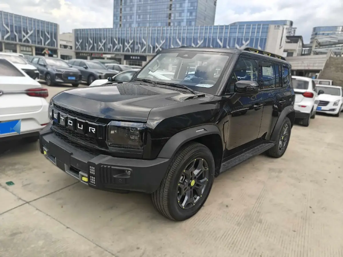 2023 Jetour Traveller 2.0T 254HP L4 7DCT