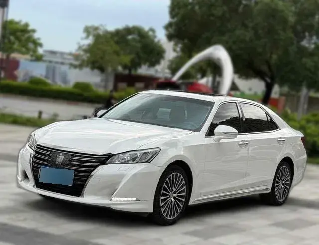 2018 Toyota Crown 2.0T 235HP L4 8AT