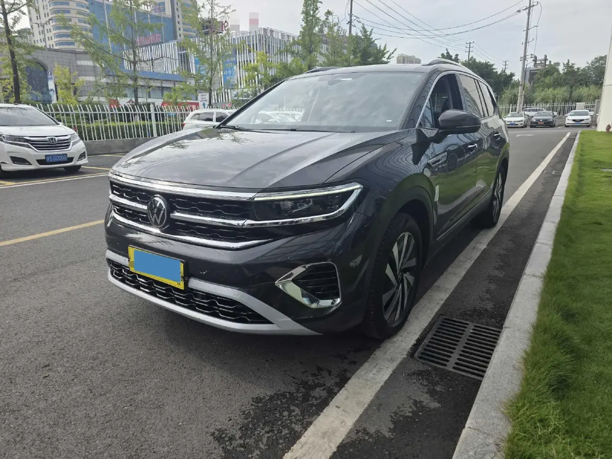 2022 Volkswagen Talagon 2.0T 220HP L4 7DCT