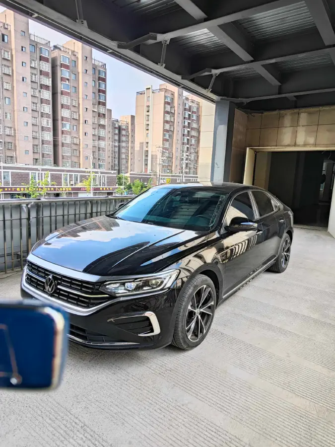 2022 Volkswagen Passat 2.0T 186HP L4 7DCT