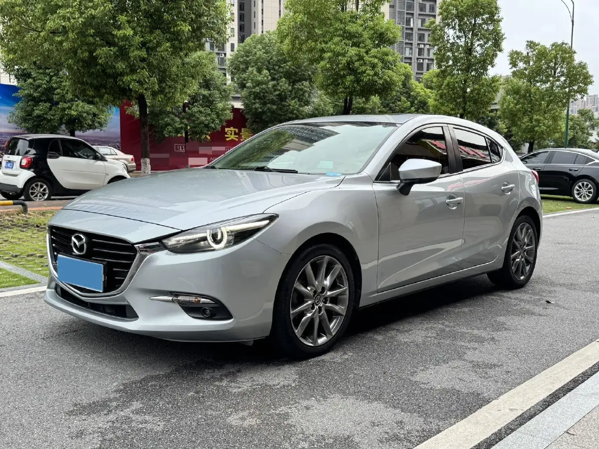 2017 Mazda 3 Axela 1.5L 117HP L4 6AT