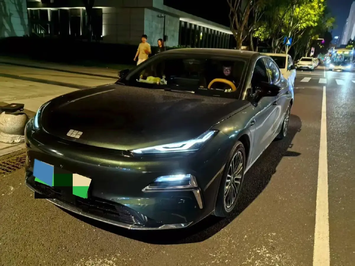 2025 Geely Galaxy Starshine 8 1.5L 112HP L4 1DHT PHEV