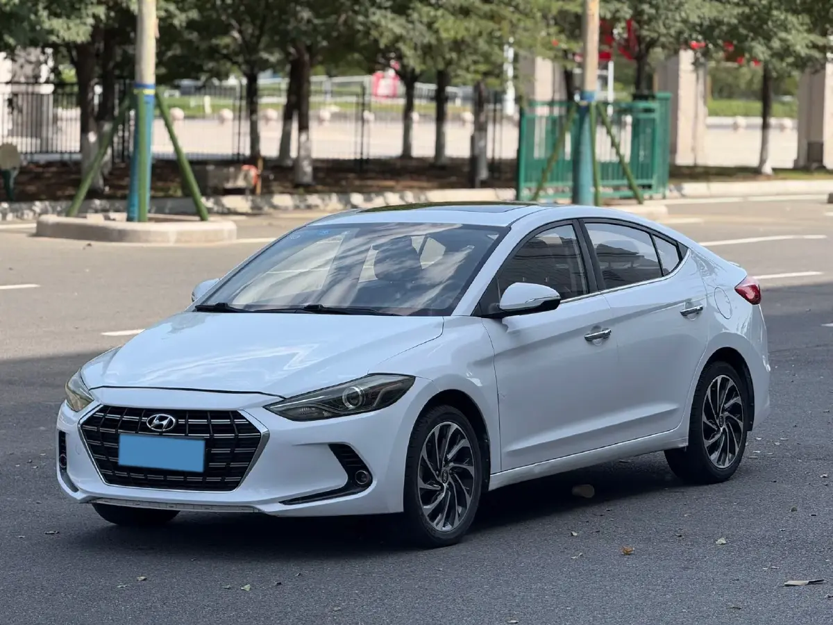 2019 Hyundai Elantra 1.5L 115HP L4 CVT