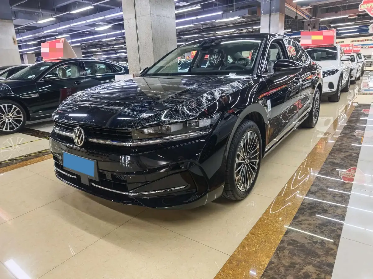 2024 Volkswagen Magotan 2.0T 220HP L4 7DCT