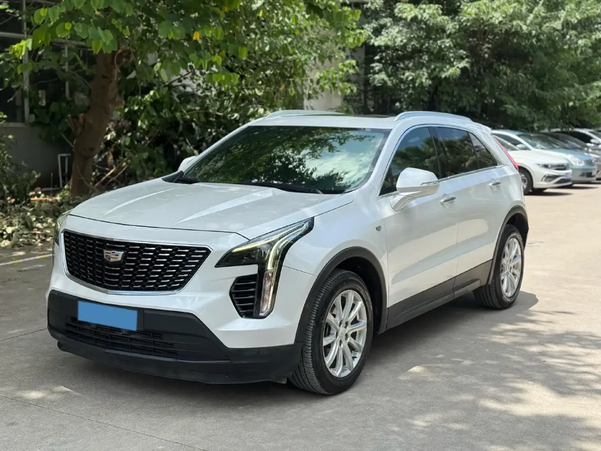 2020 Cadillac XT4 2.0T 241HP L4 9AT