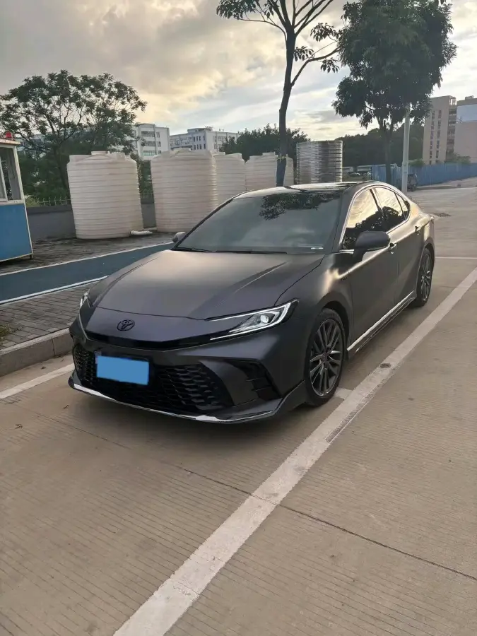2025 Toyota Camry 2.0L 152HP L4 E-CVT Hybrid