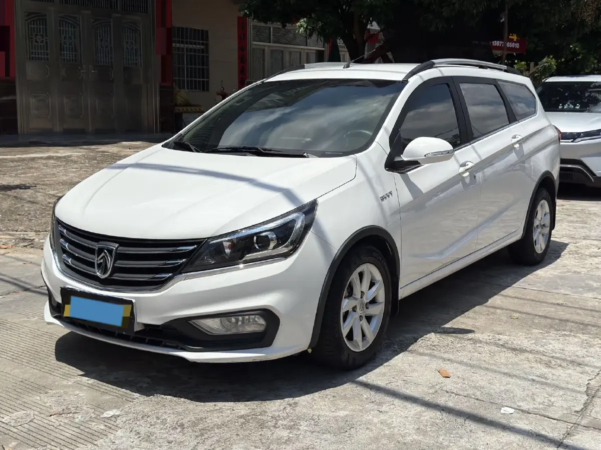 2017 BaoJun 310W 1.5L 112HP L4 6MT