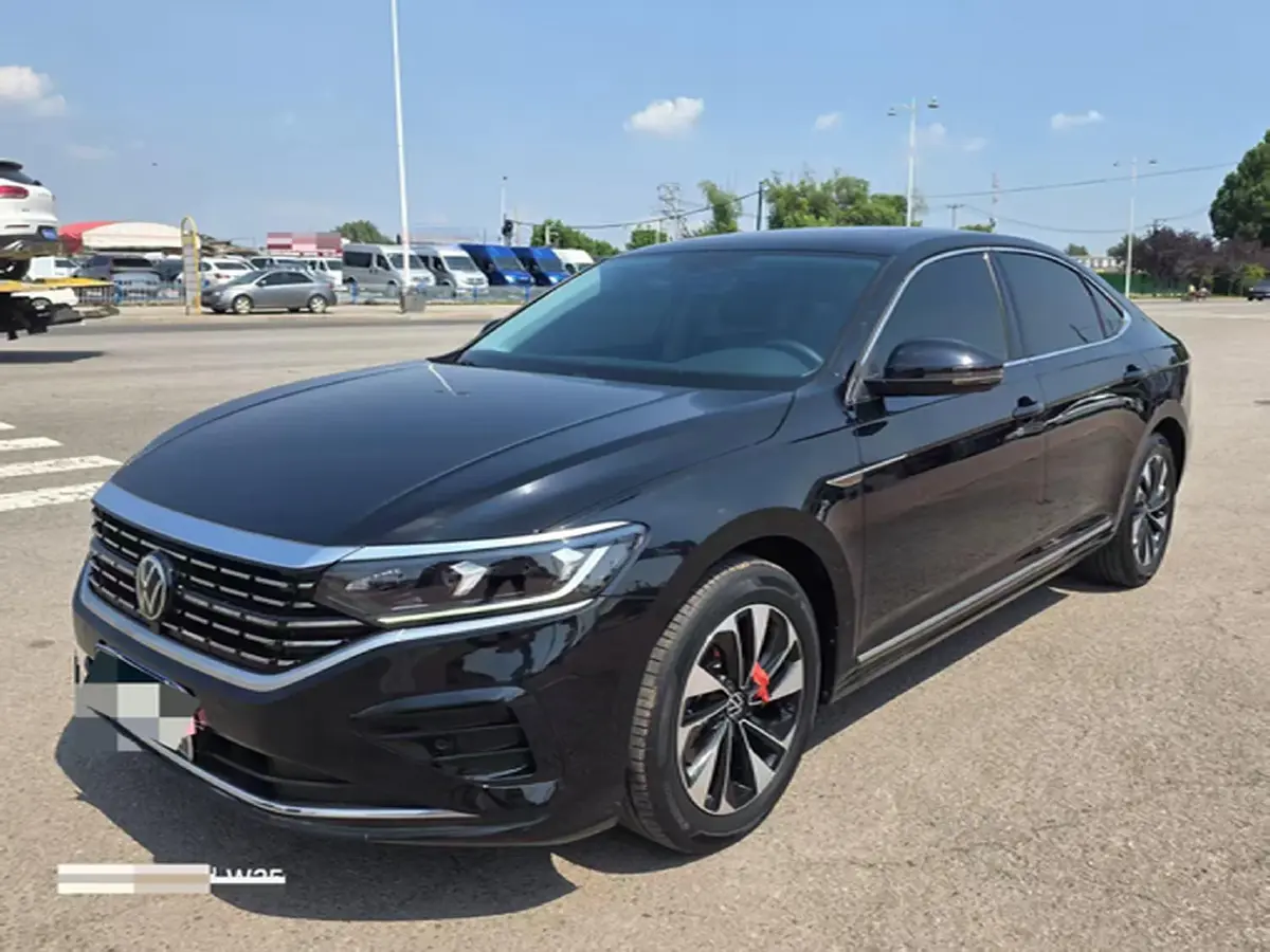 2022 Volkswagen Passat 2.0T 186HP L4 7DCT