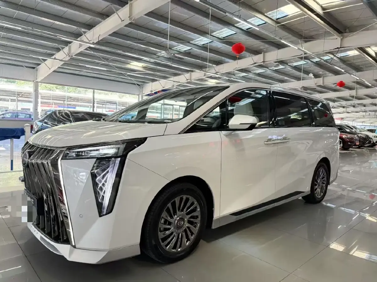 2023 GAC Trumpchi M8 2.0T 190HP L4 E-CVT Hybrid