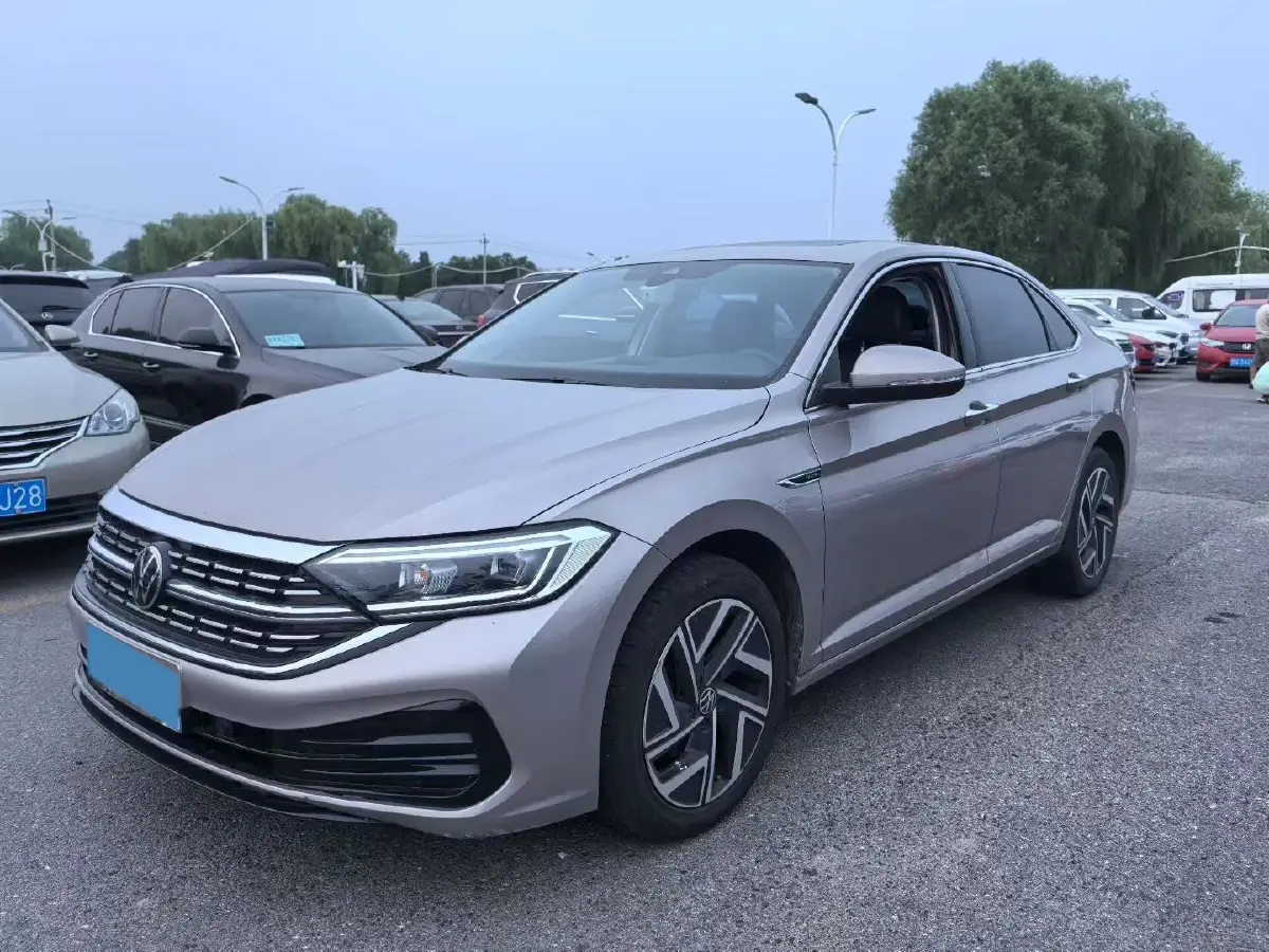 2023 Volkswagen Sagitar 1.2T 116HP L4 5MT