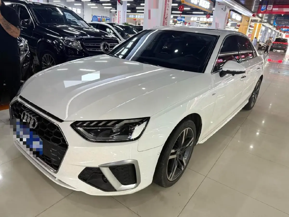 2022 Audi A4L 2.0T 190HP L4 7DCT